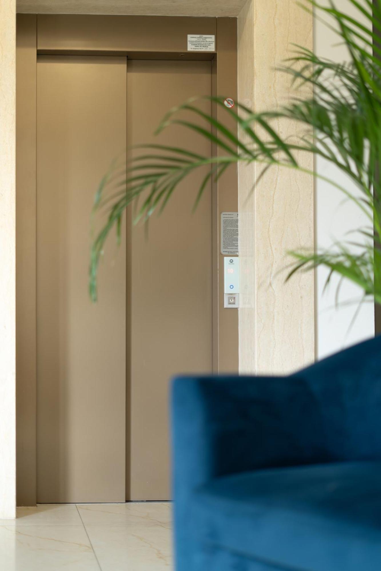 White Platan Apartment Яссы Экстерьер фото