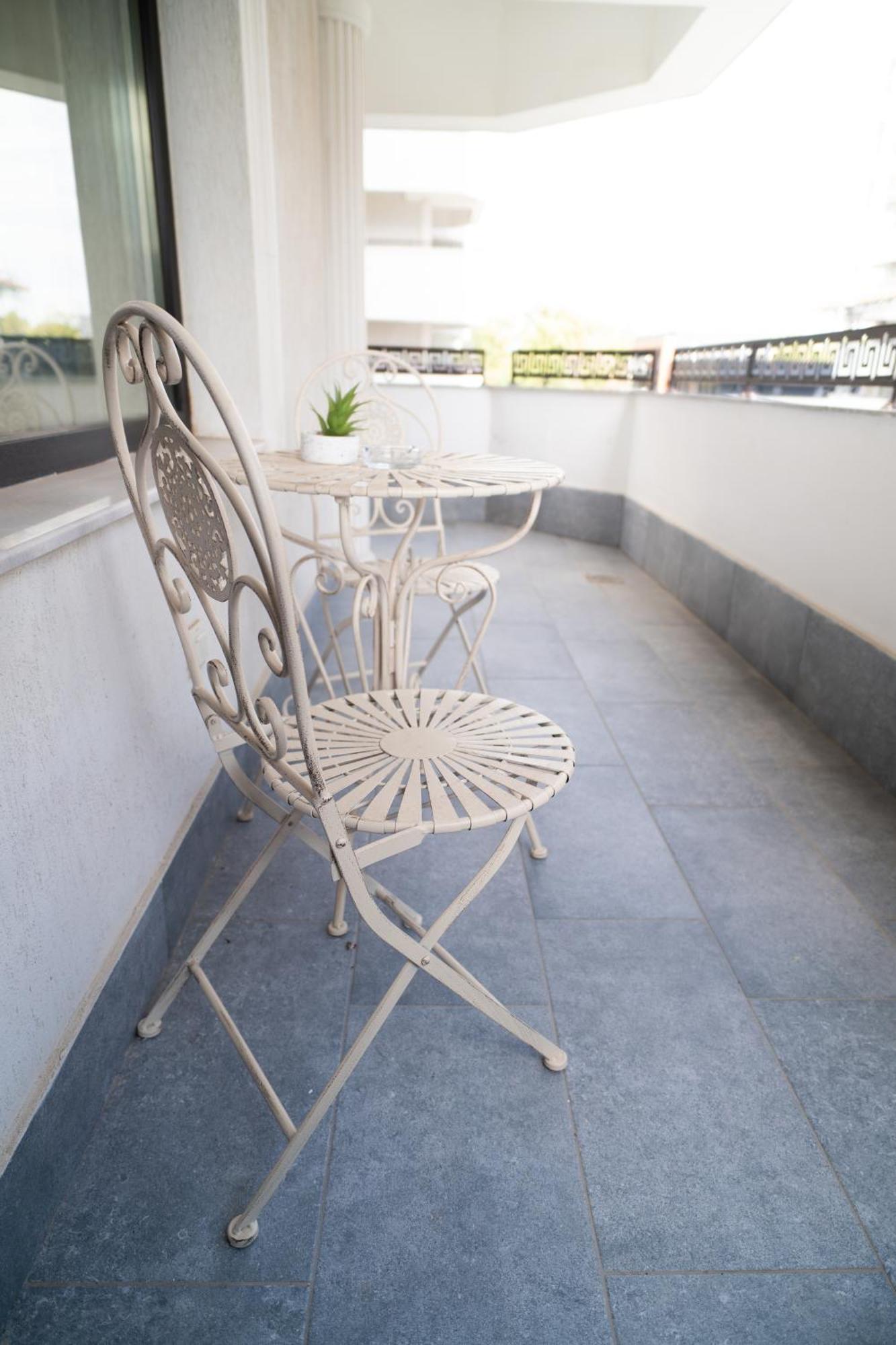White Platan Apartment Яссы Экстерьер фото